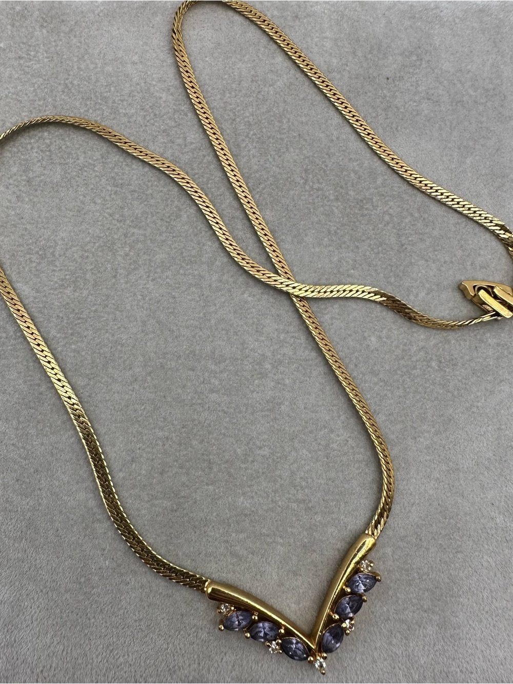 Gold Tone Rope Chain Purple Crystal V Pendant Necklace Elegant Statement